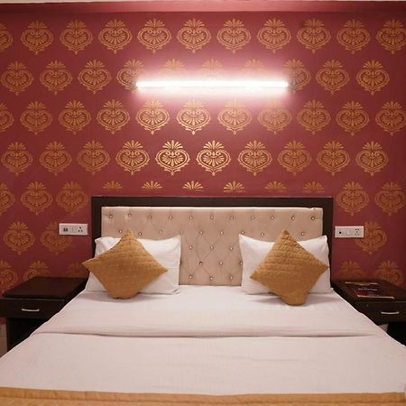 ניו דלהי Hotel Tourist Palace מראה חיצוני תמונה