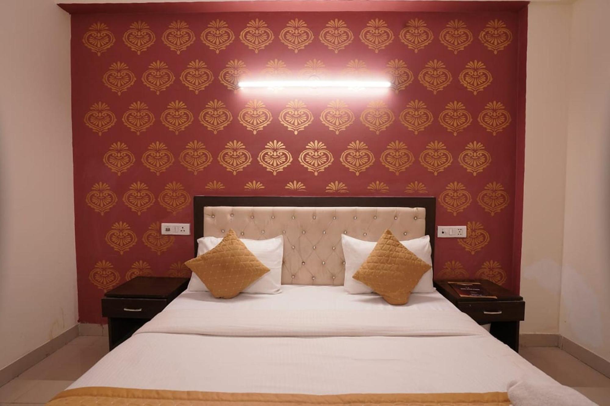 ניו דלהי Hotel Tourist Palace מראה חיצוני תמונה