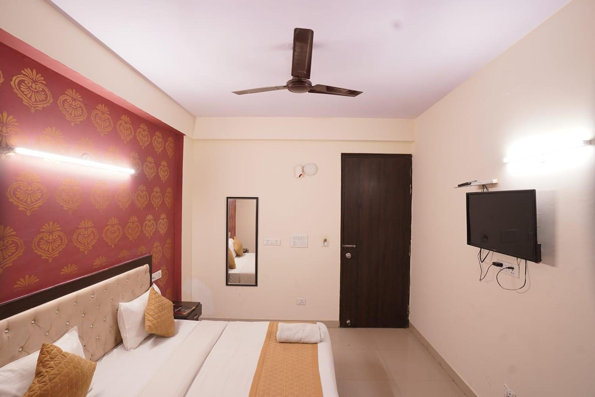 ניו דלהי Hotel Tourist Palace מראה חיצוני תמונה