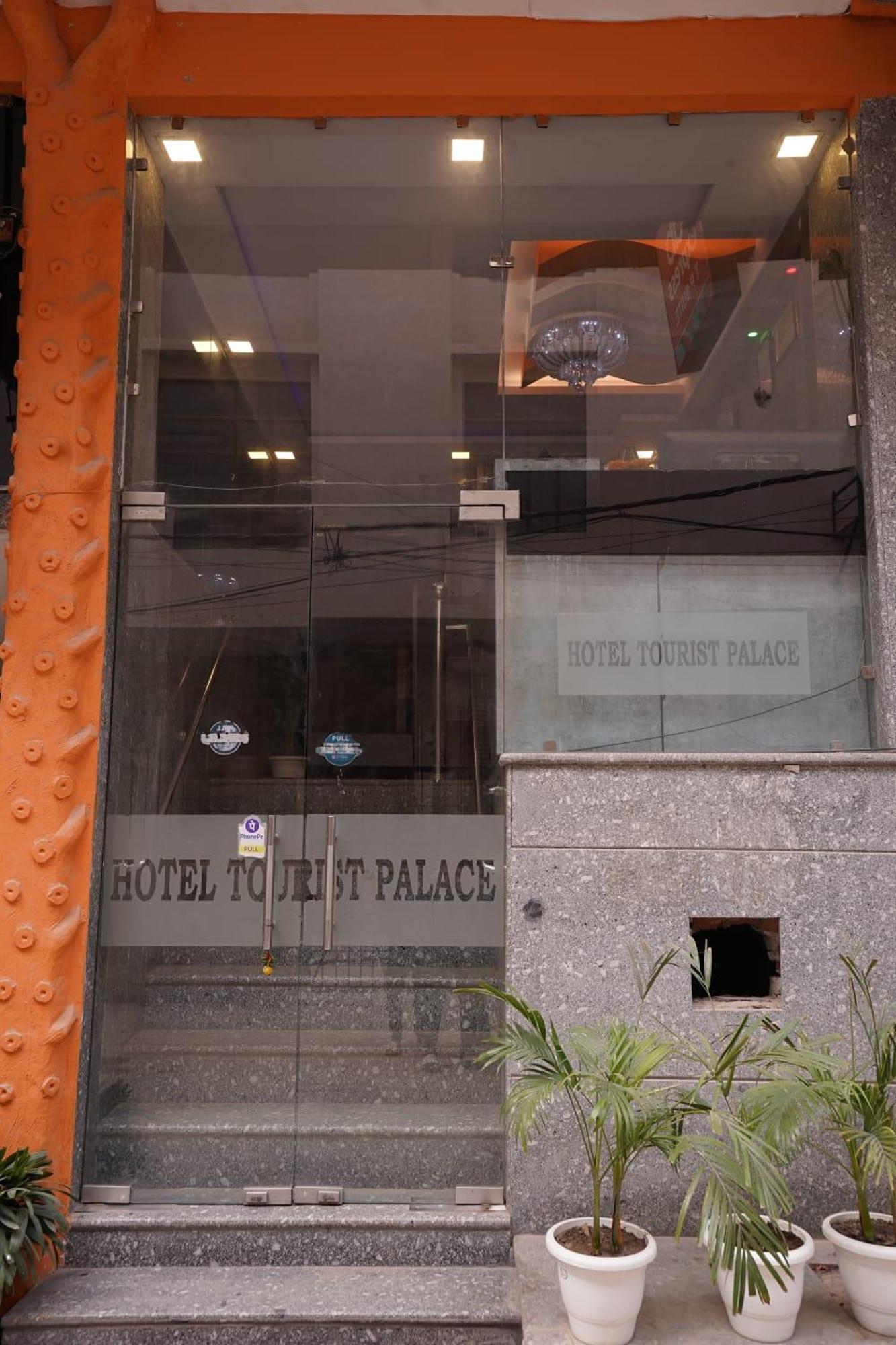 ניו דלהי Hotel Tourist Palace מראה חיצוני תמונה