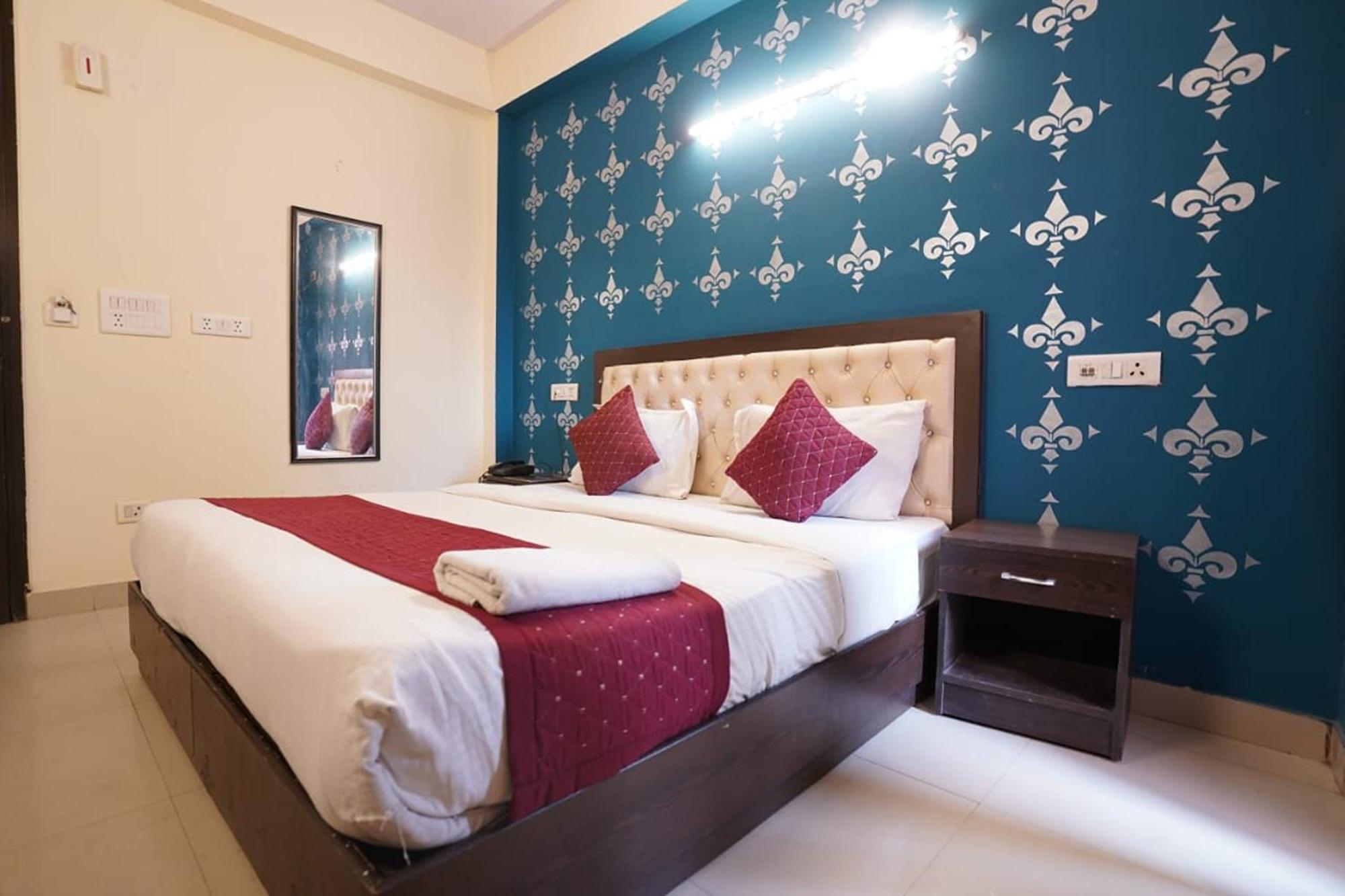 ניו דלהי Hotel Tourist Palace מראה חיצוני תמונה