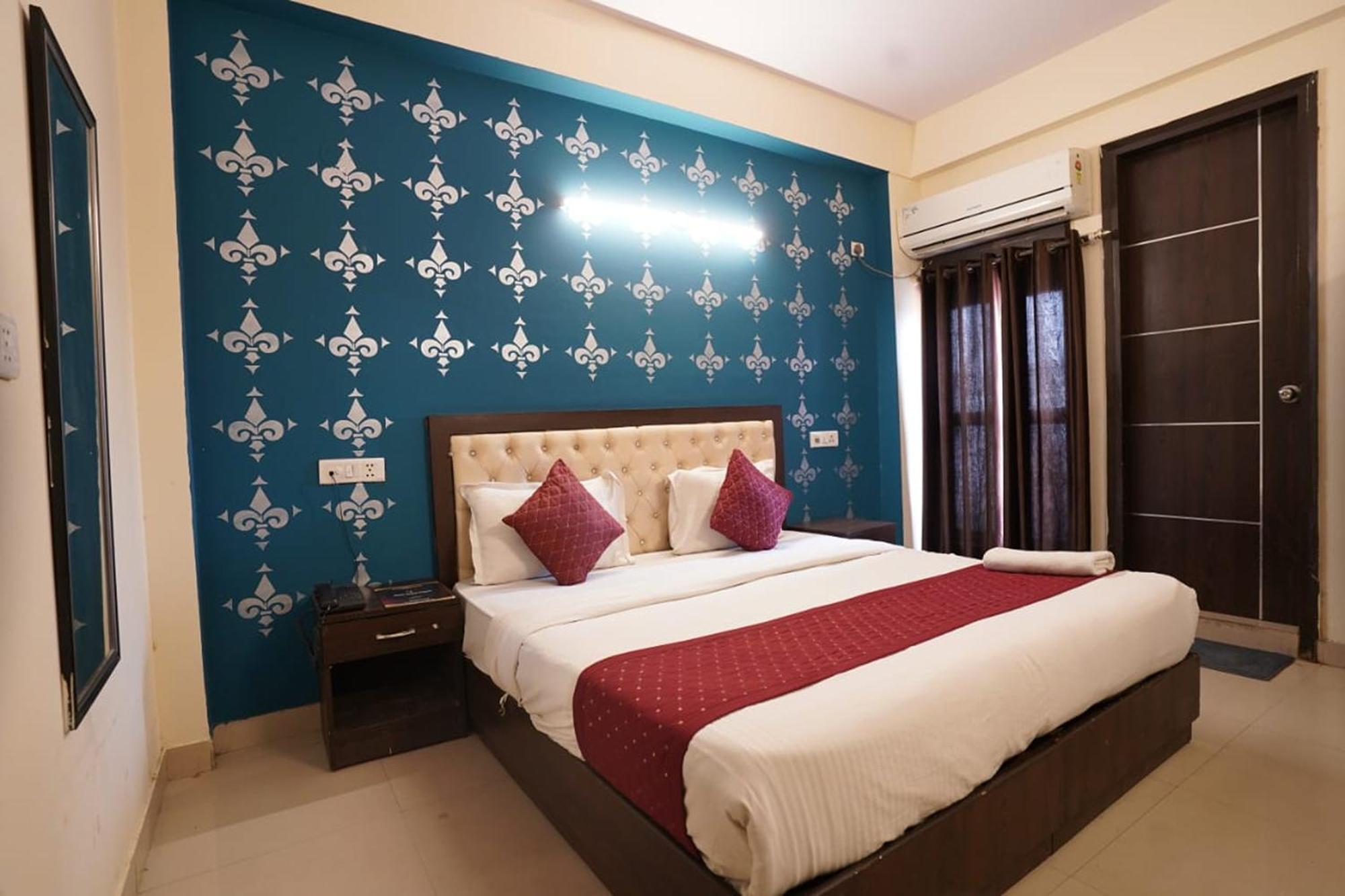 ניו דלהי Hotel Tourist Palace מראה חיצוני תמונה